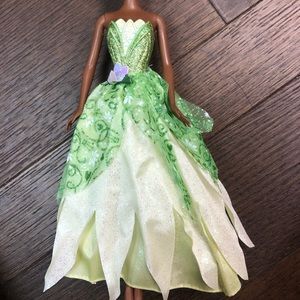 Princess and I’m the frog Barbie